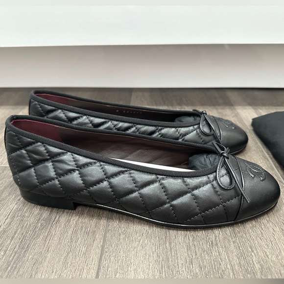 2024 CHANEL BLACK QUILTED LEATHER BALLET FLATS BALLERINA SHOES 37 NEW - Picture 2 of 12